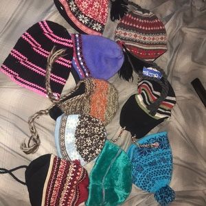 Lot of 10 Woman’s Winter Beanies ☃️❄️